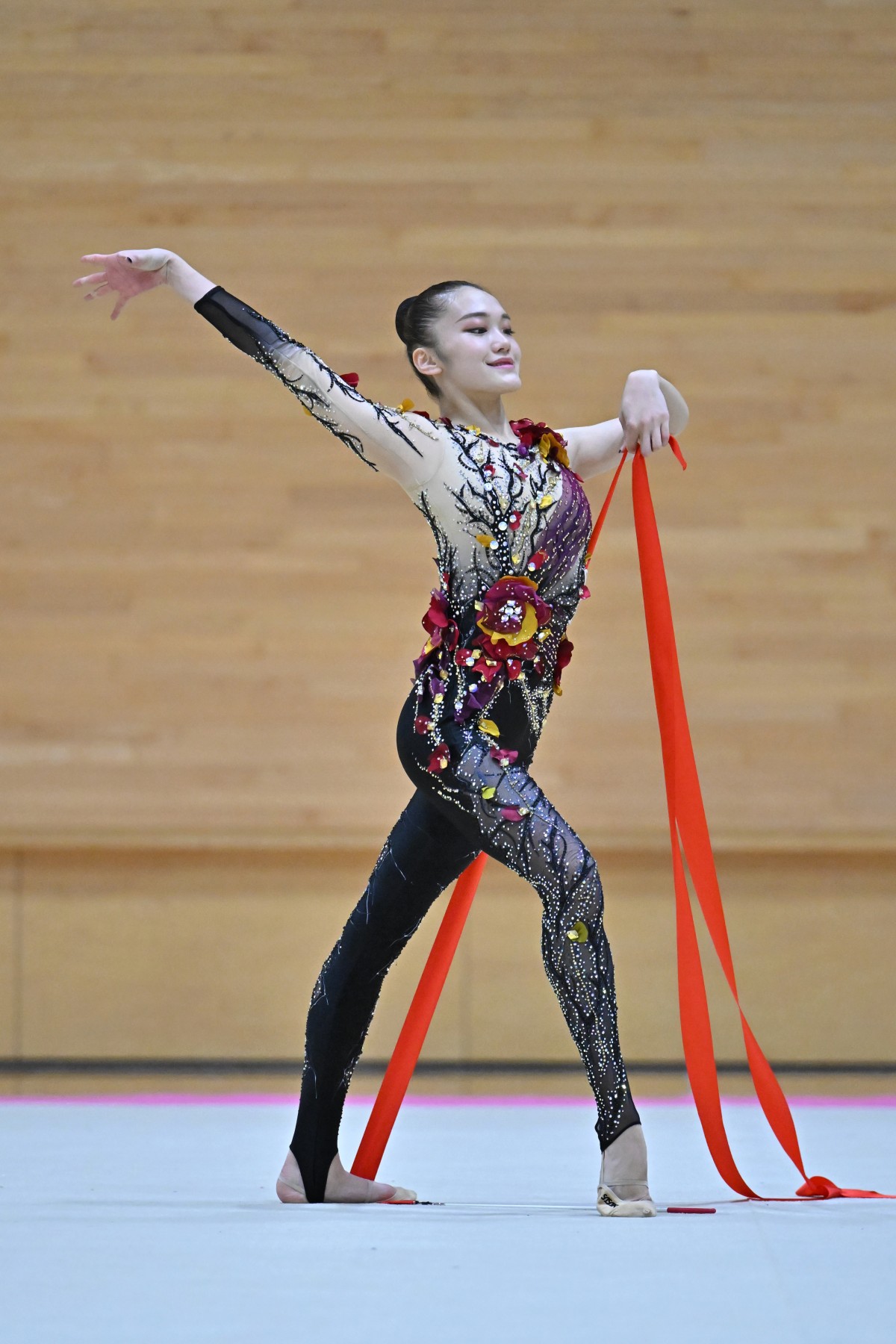 新体操 フェアリージャパンpola 新メーク発表と演技披露 1月に代表メンバー入りした奈良出身の中村知花選手に聞く 奈良経済新聞